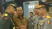Panglima TNI Jenderal Gatot Nurmantyo dan Kapolri Tito Karnavian di Kemenko Polhukam (Liputan6.com/ Putu Merta Surya Putra)