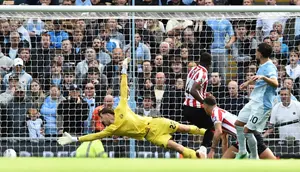 Kontroversi Man City Vs Sunderland: Elliot Anderson Handball, kok Tak Penalti?