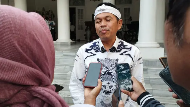 Momen Gubernur Jabar Dedi Mulyadi Menangis di Puncak Bogor, Gara-Gara Ini