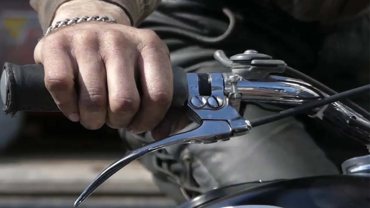 Ilustrasi handle gas motor (Video Bloks)