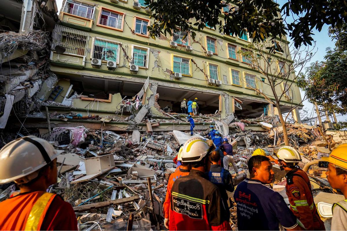 Kehancuran bangunan akibat gempa mematikan Myanmar