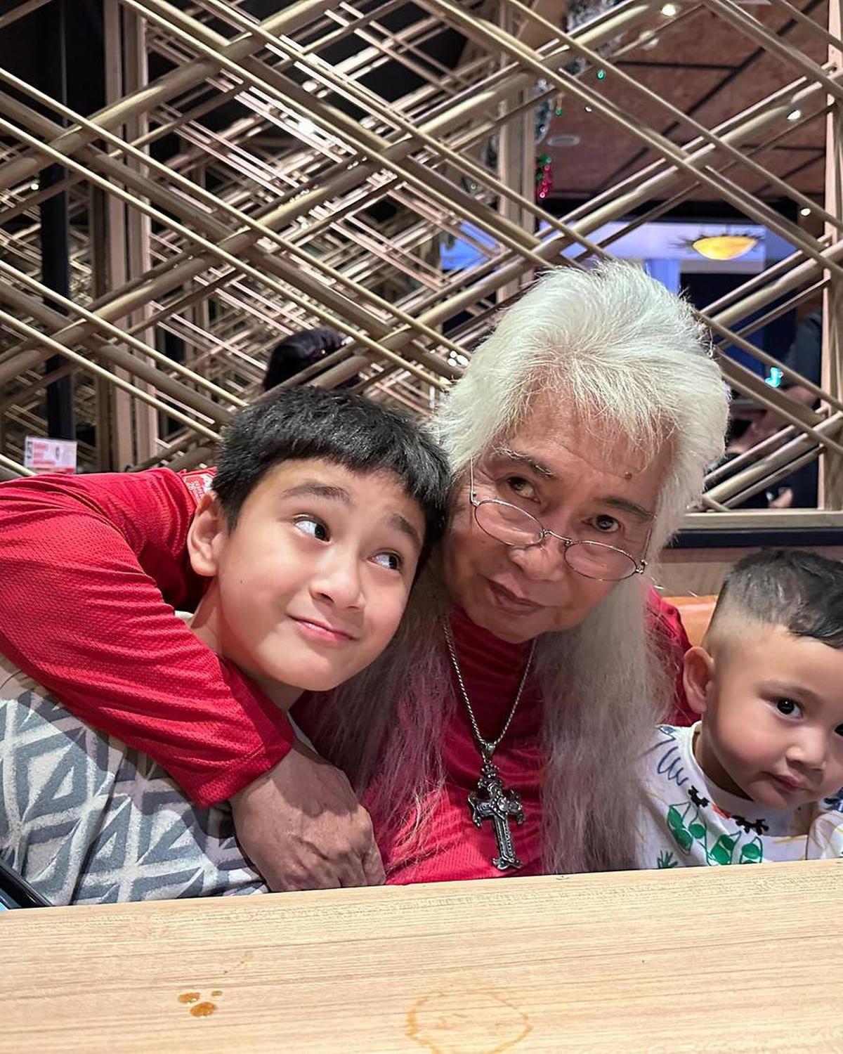 7 Potret Gideon Tengker Akhirnya Bertemu Rafathar & Rayyanza, Dulu Hanya Bisa Menahan Rindu