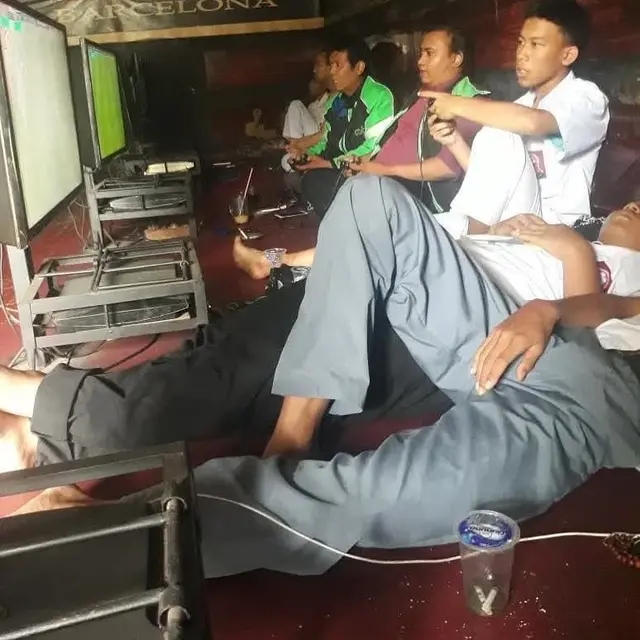 Kelakuan Lucu Driver Ojek Online saat Sepi Orderan Ini Bikin Tepuk Jidat