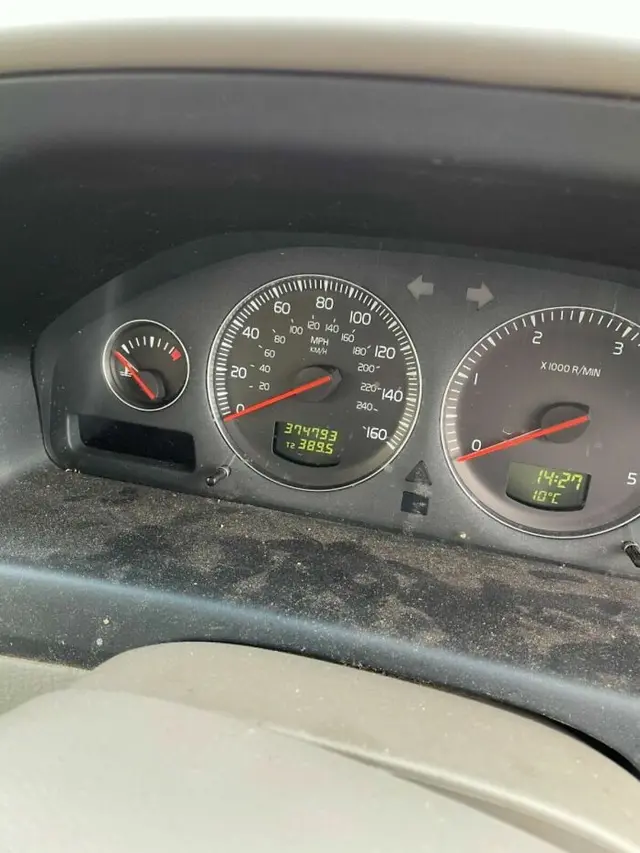 Potret mobil usang yang dijual Rayson berujung viral.