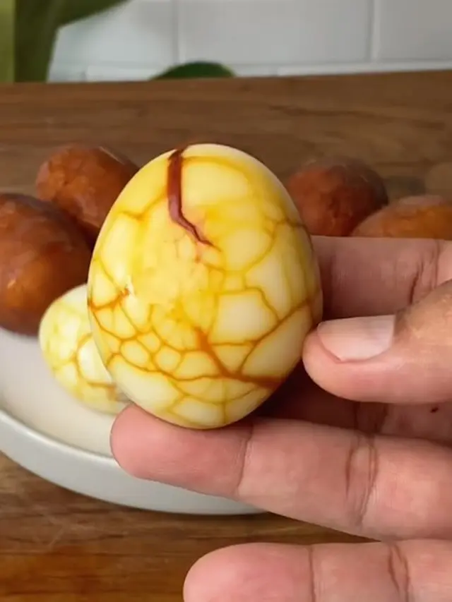 Pakai 1 Bahan, Ini Cara Bikin Telur Pindang Batik Biar Makin Cokelat dan Cantik