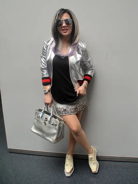 Syahrini mengaku senang bisa masuk nominasi untuk Kategori Penyanyi Solo Wanita Ngetop. Ia bersaing dengan penyanyi Fatin, Isyana Sarasvati, Prilly Latuconsina, dan Raisa. (Nurwahyunan/Bintang.com)