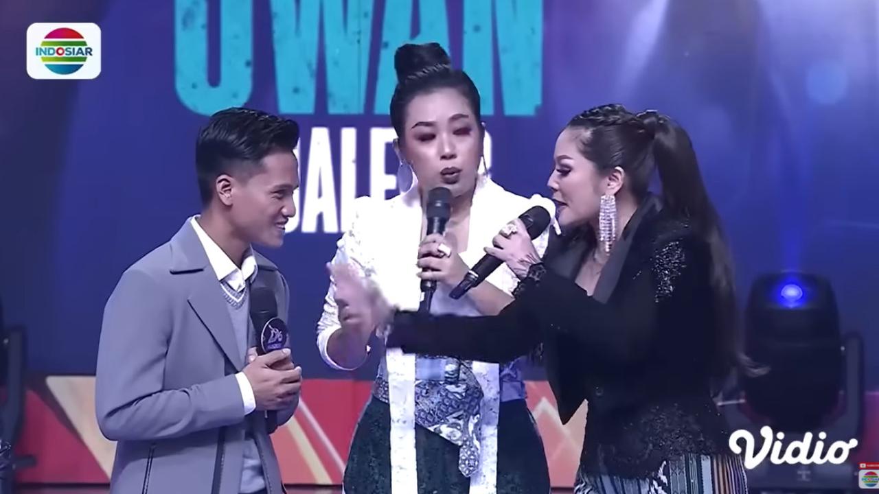 Setelah Soimah, giliran Kristina yang memberikan penilaian buat Owan. Kristina mengaku sangat menikmati penampilan Owan di atas panggung.<br>