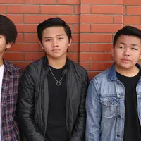 Salah satu personel CJR, Iqbaal Dhiafakhri Ramadhan baru saja merayakan ulang tahun yang ke-16 pada 28 Desember 2015 silam. Penyanyi muda ini merayakannya bersama anak-anak penderita kanker . (Andy Masela/Bintang.com)