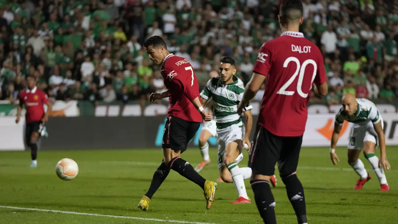 Foto: Frustrasinya Cristiano Ronaldo saat Gagal Cetak Gol ke-700 saat MU Hanya Menang Tipis atas Omonia di Liga Europa