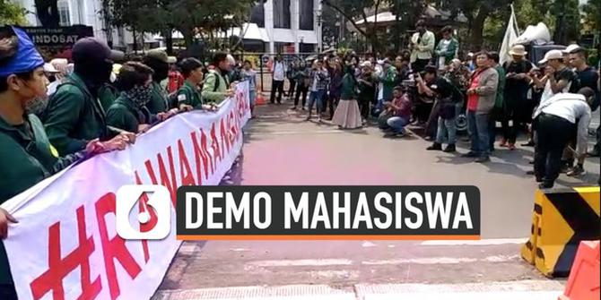 VIDEO: Situasi Terkini, Mahasiswa Demonstrasi di Depan Istana Negara