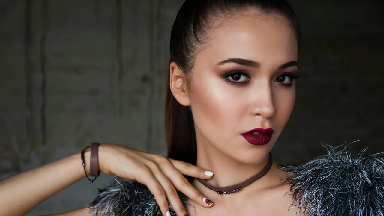 Fimela - Highlighter Makeup