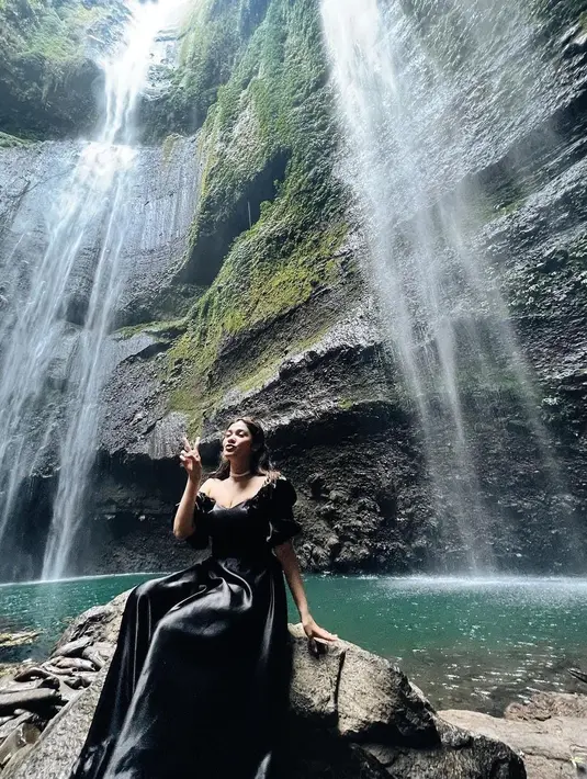 Dia pun mengaku sangat suka dengan tempat liburannya tersebut [instagram/naymirdad]