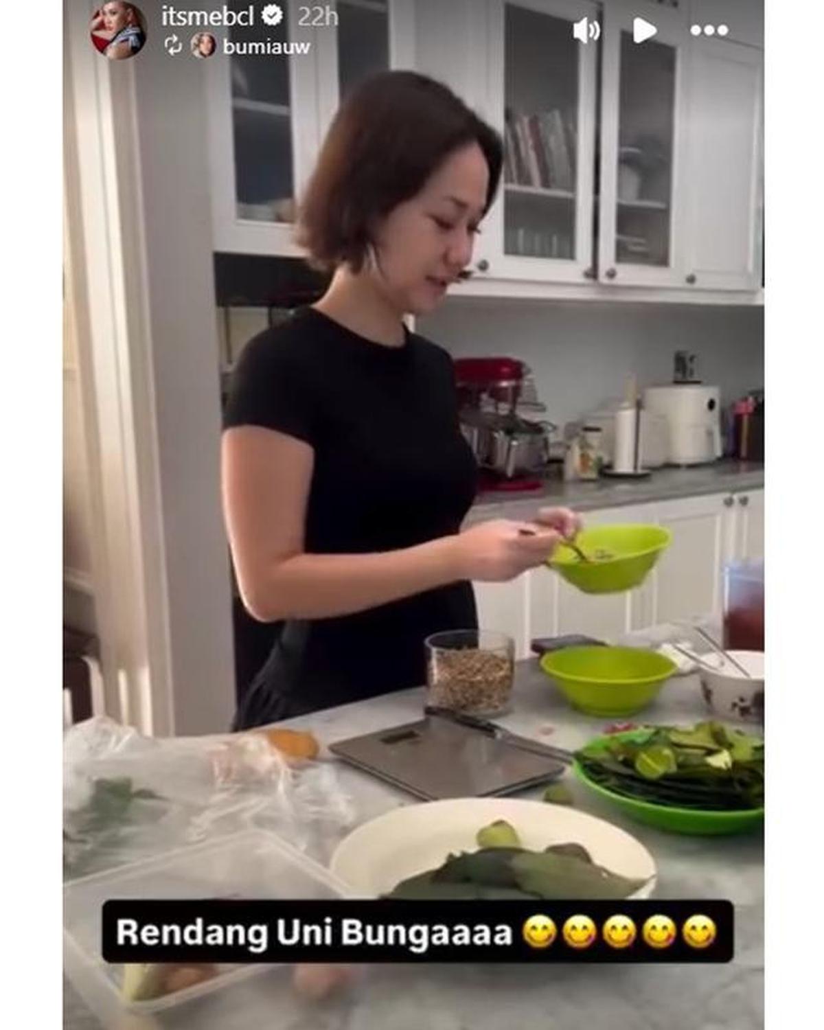 6 Potret BCL Masak Rendang Jelang Lebaran 2026, Tradisi Tahunan Bareng Keluarga