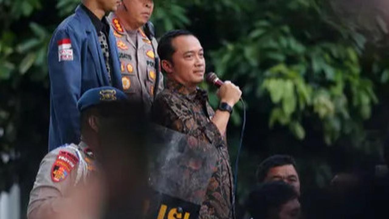 Istana soal Anggaran Mobil Dinas Hampir Rp1 Miliar: Itu Standar Biayanya
