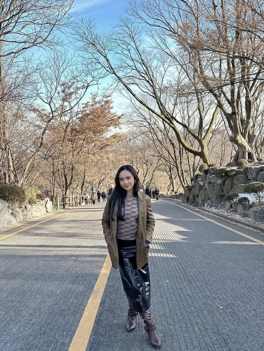 Secara keseluruhan, tampilannya begitu memukau dengan ciri khas Lyodra. [Foto: Instagram/ Lyodra]