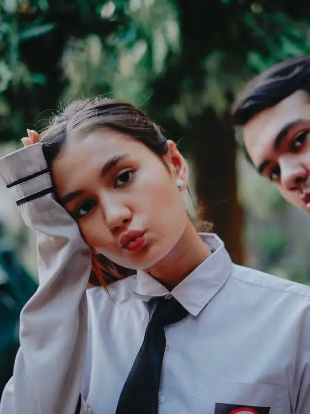 Sering Dikira Pacar, Ini 6 Potret Kebersamaan Zoe Abbas Jackson dan Kakak
