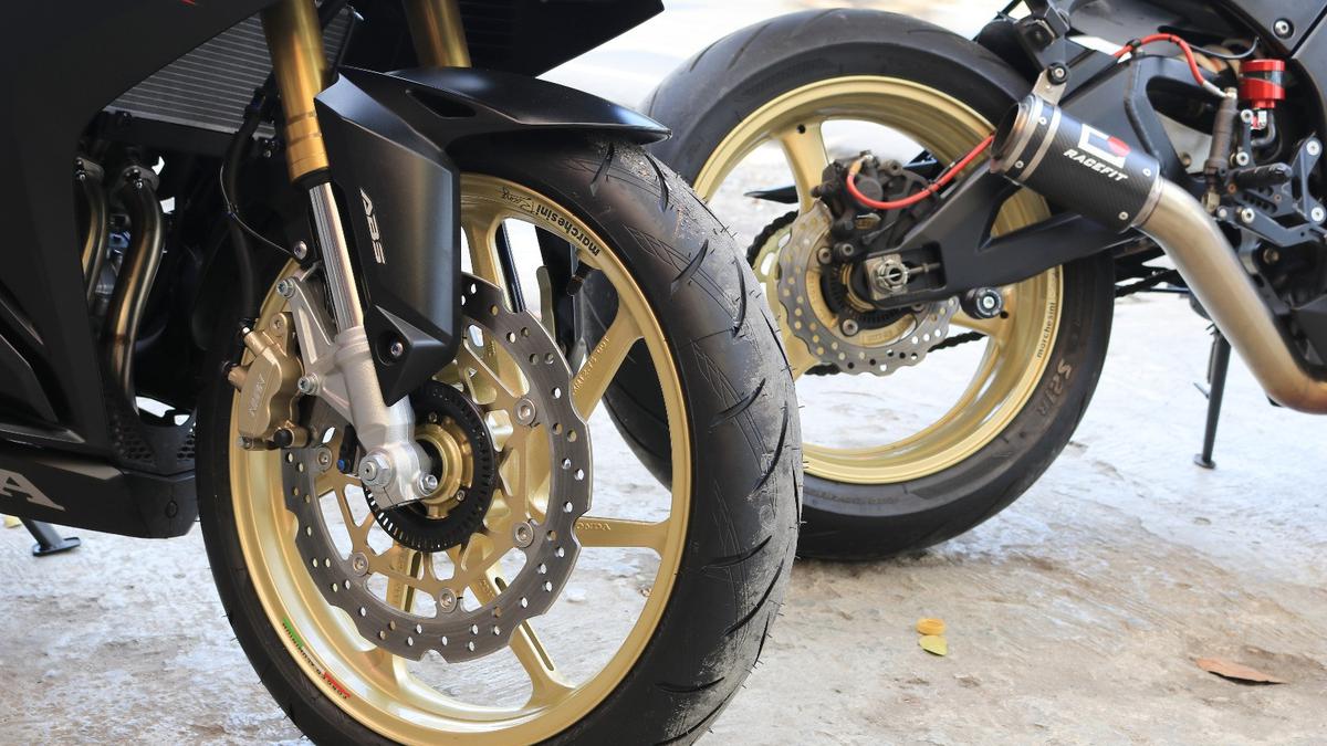 Bikin Tampilan Motor Tampil Gaya dengan Cat Pelek Otomotif