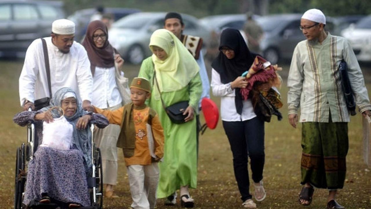 Melaksanakan Salat Idul Fitri 1436 H di Kebun Raya Bogor