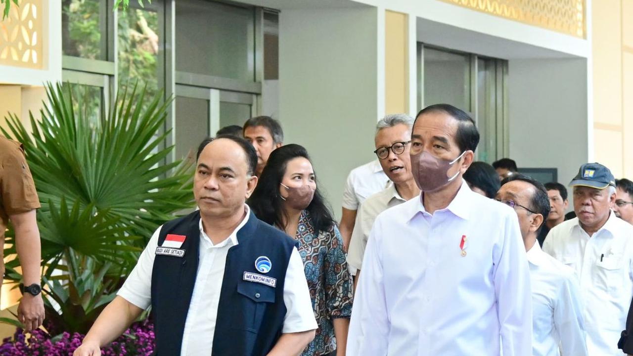 Lantas, mengapa Presiden Jokowi kembali memakai masker?