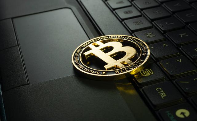 Risiko Dolar dan Peluang Bitcoin sebagai Lindung Nilai