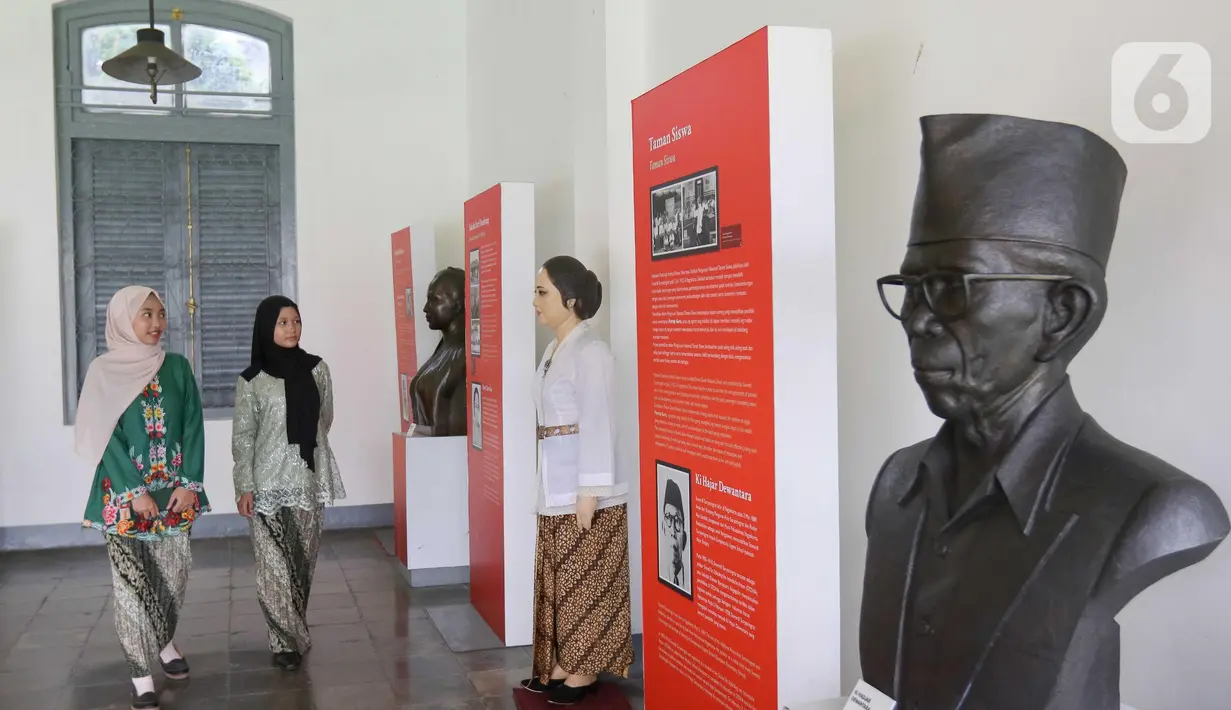 Bertepatan dengan peringatan ke-117 Hari Kebangkitan Nasional (Harkitnas), Museum Kebangkitan Nasional di Jakarta ramai dikunjungi sejumlah pelajar dan wisatawan. (Liputan6.com/Herman Zakharia)