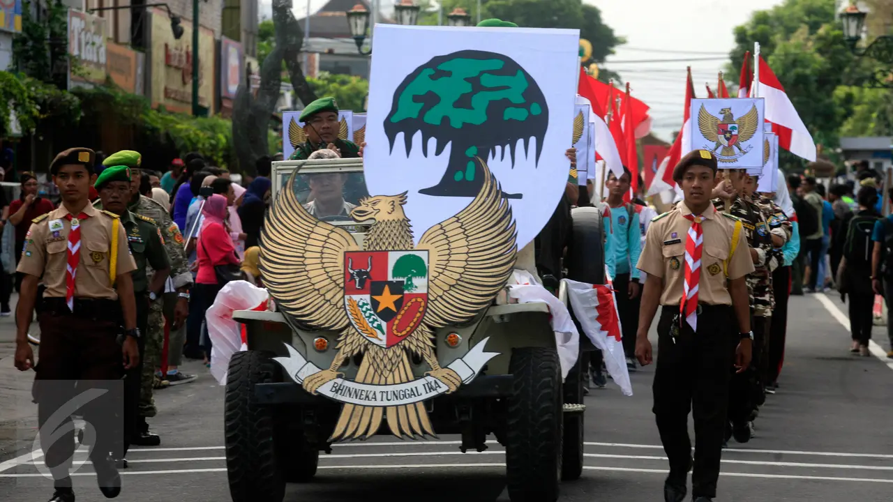 20160601-Warga Yogyakarta Rayakan Hari Pancasila dengan Pawai di Malioboro