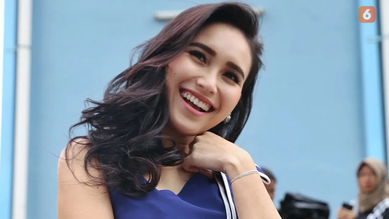 [Bintang] Ayu Ting Ting