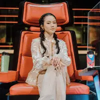 "Aku tertampar, ternyata kita bisa tenang ketika bisa menerima diri sendiri dan berdialog dengan Tuhan," tutur Yura Yunita.  (Instagram/yurayunita)