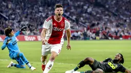 Klaas-Jan Huntelaar. Striker Timnas Belanda ini telah mencetak 18 hattrick dengan rincian: 8 untuk Schalke, 7 untuk Ajax Amsterdam, 2 untuk Heerenveen dan 1 untuk Timnas Belanda. (AFP/Stanley Gontha/ANP)