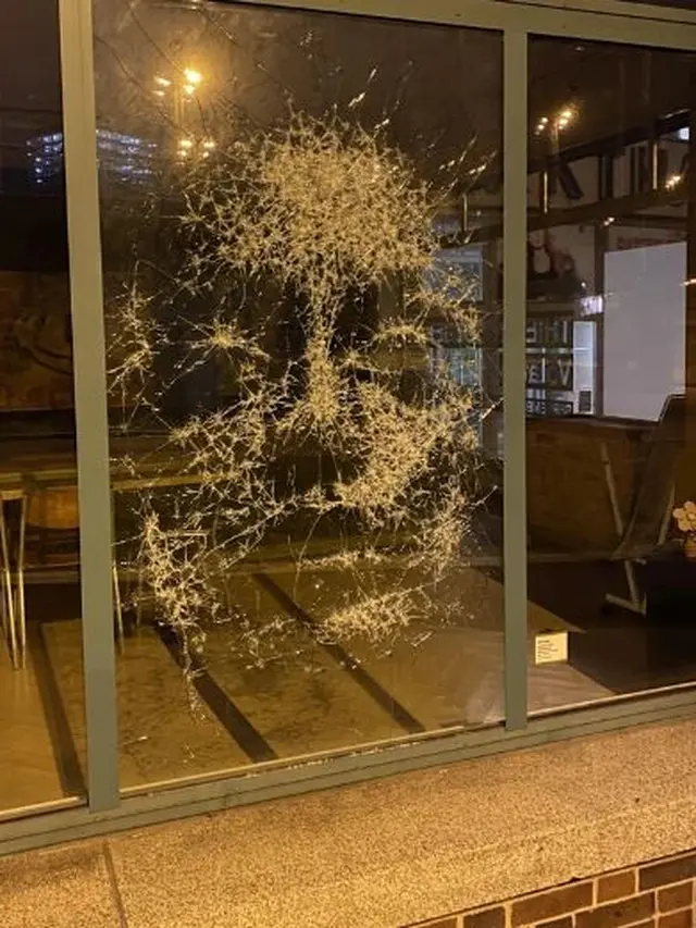 6 Potret Karya Seni Jalanan Ini Bikin Jadi Lebih Hidup, Unik Banget