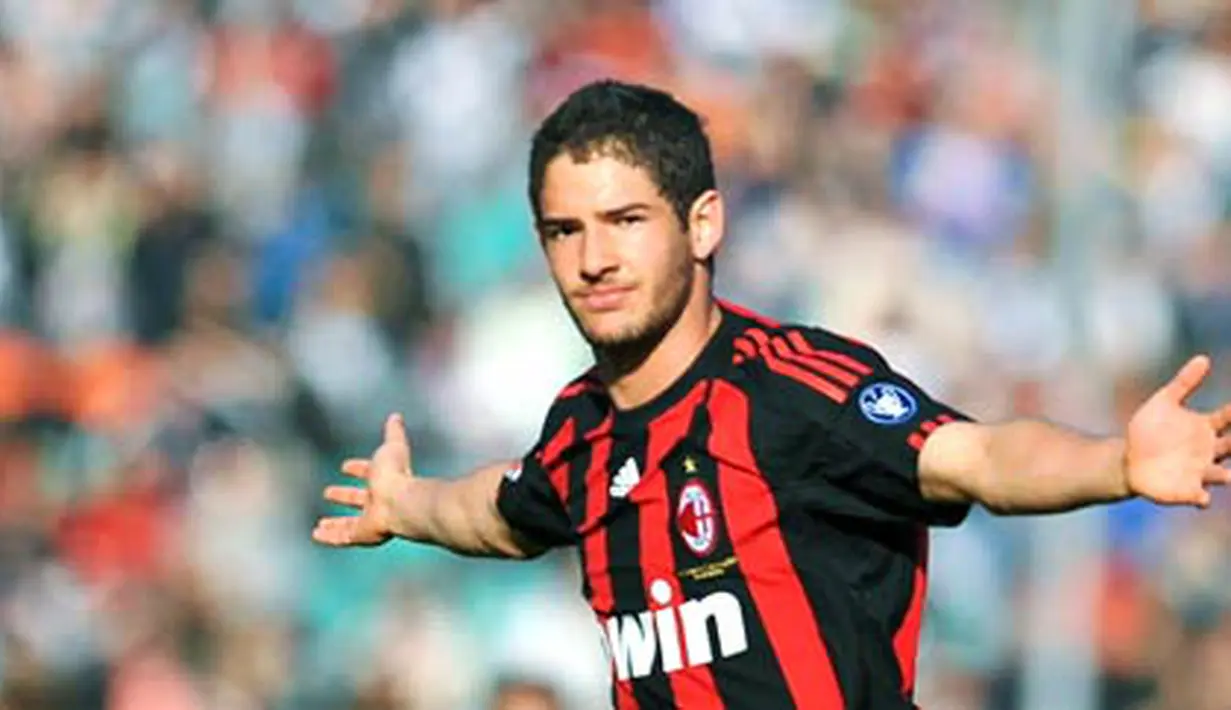 AC Milan's forward Pato after scoring against Siena during their Italian series A match at Artemio Franchi Siena Communal Stadium on March 15 2009. Milan won 5-1. AFP PHOTO/ANDREAS SOLARO