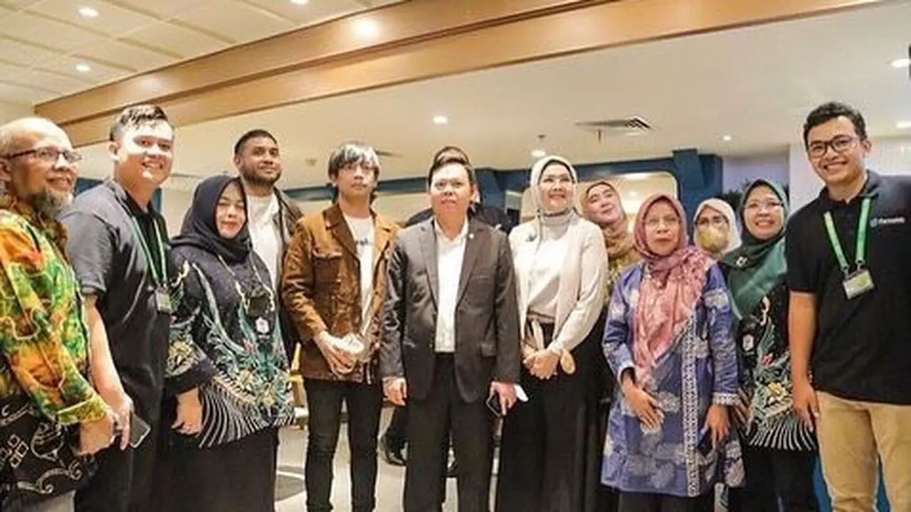 IAI Jawa Barat bekerja sama dengan Farmaklik dan Smeshub menawarkan program inkubator bagi para apoteker untuk mengoptimalisasi UMKM Kesehatan di Jawa Barat. (Istimewa)