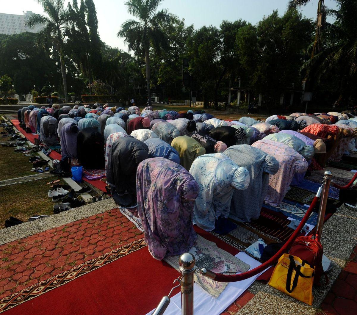 Surat edaran tersebut juga ditujukan kepada masyarakat agar turut partisipasi secara keseluruhan menggelar Salat Istisqa untuk memohon turunnya hujan.