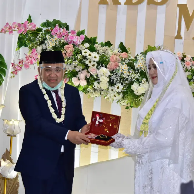 Fakta Sosok Rashda Diana, Istri Din Syamsuddin yang Bergelar Doktor Ilmu Politik. (Sumber: Twitter/TofaTofa_id)