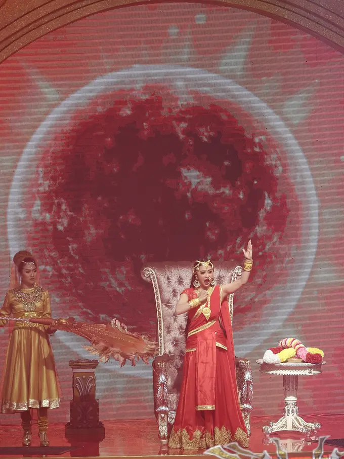 [Bintang] Dewi Perssik dan Shaher Seikh