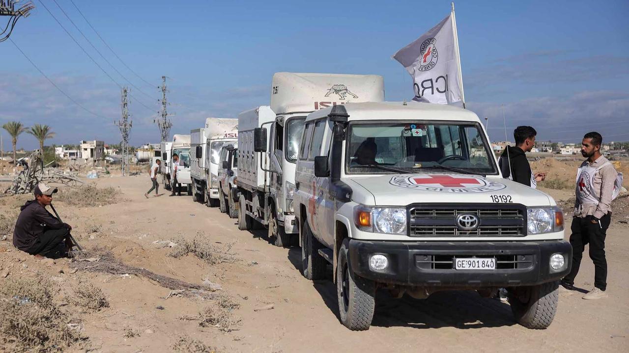 FOTO: ICRC Serahkan Jenazah Warga Palestina yang Ditahan Israel