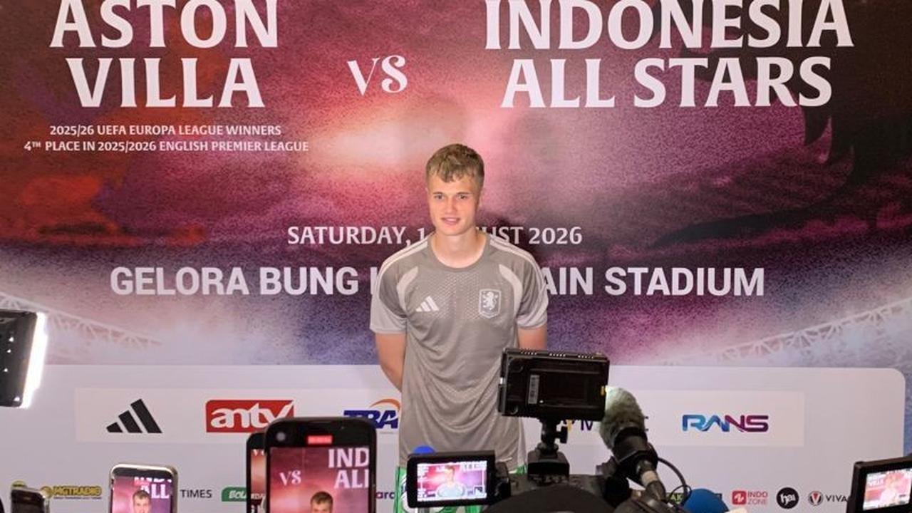 Kiper Aston Villa James Wright Puji Tur Pramusim di Indonesia Sangat Menyenangkan