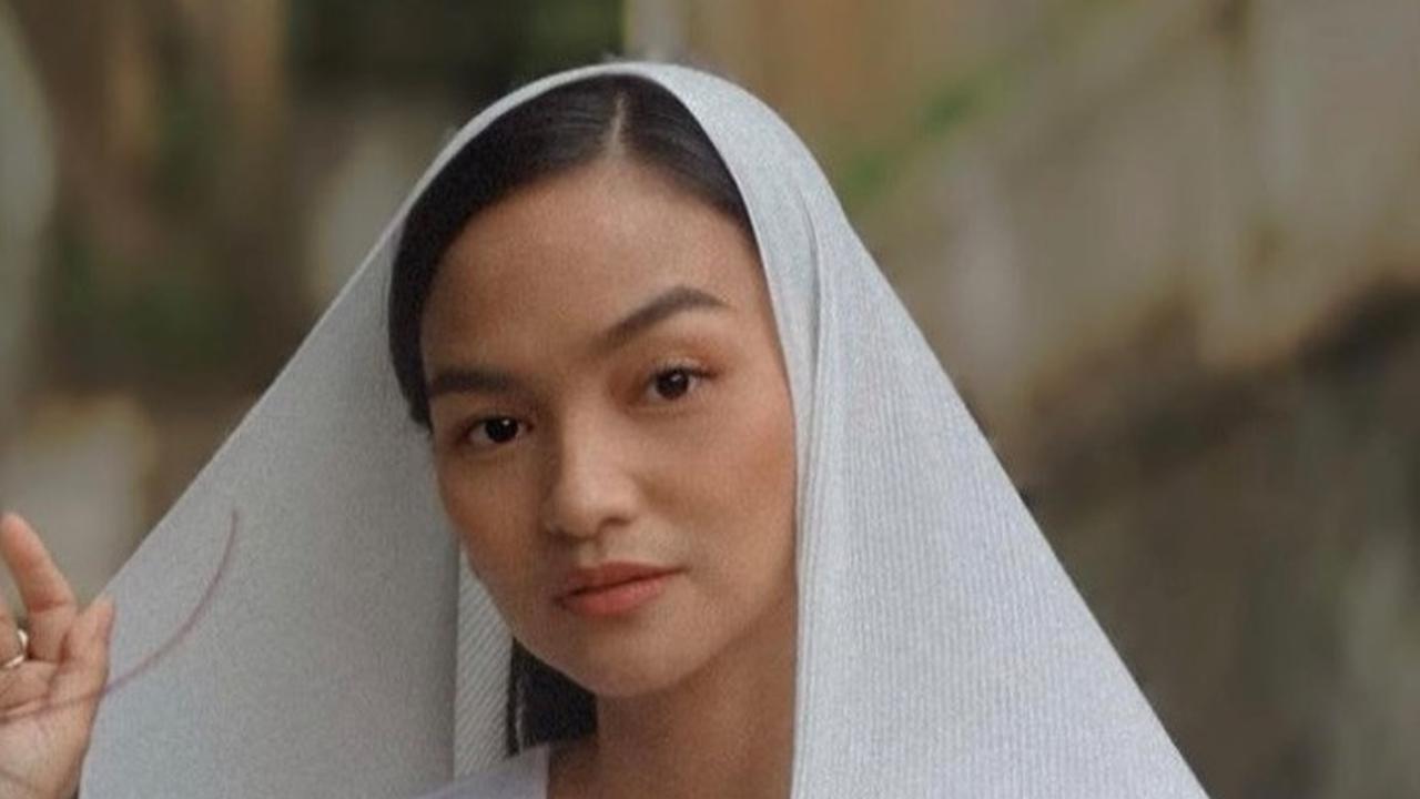 Perjuangannya menjadi artis dimulai dari nol. Bahkan ia awalnya tak memiliki kendaraan pribadi di Jakarta.