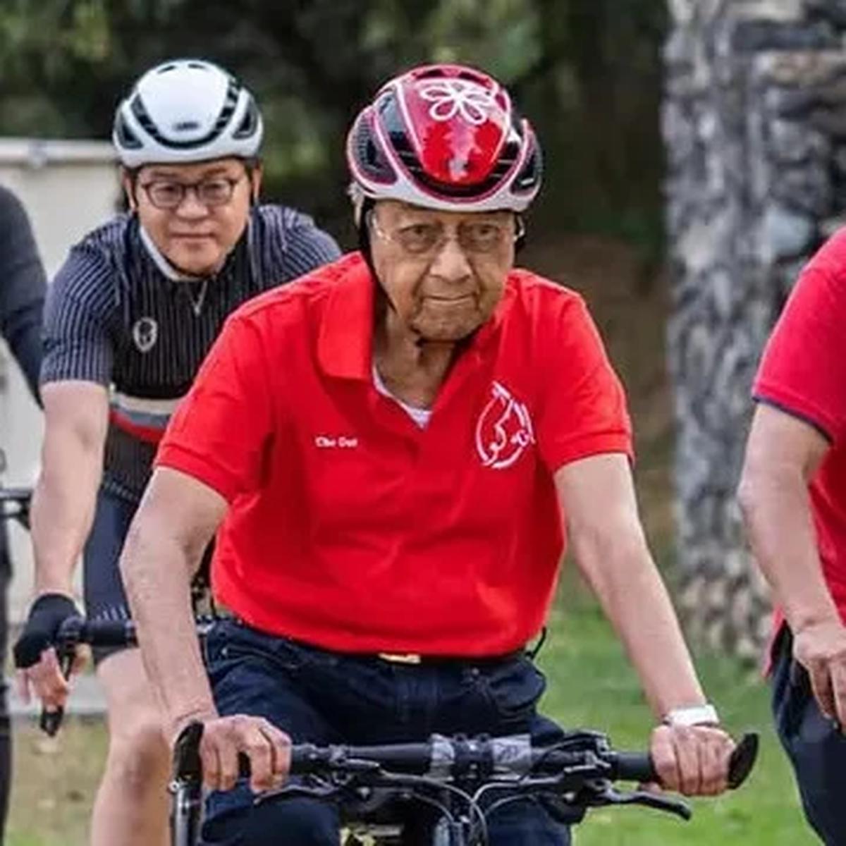 Mahathir Mohamad Ulang Tahun ke-100, PM Malaysia Anwar Ibrahim Sorot Gaya Hidup Sehat dan Dedikasinya