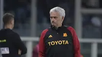 Aksi Jose Mourinho di pinggir lapangan Stadio Grande Torino dalam lanjutan laga Serie A 2023/2024 antara Torino Vs AS Roma, Senin (25/9/2023) dini hari WIB.
