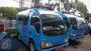Sejumlah Mobil Fungsional Pemberdayaan Masyarakat  pada acara pelepasan di Kantor BNN, Jakarta, Senin (5/12). Kendaraan itu bisa dimanfaatkan untuk mendukung kegiatan pemberantasan narkoba. (Liputan6.com/Faizal Fanani)