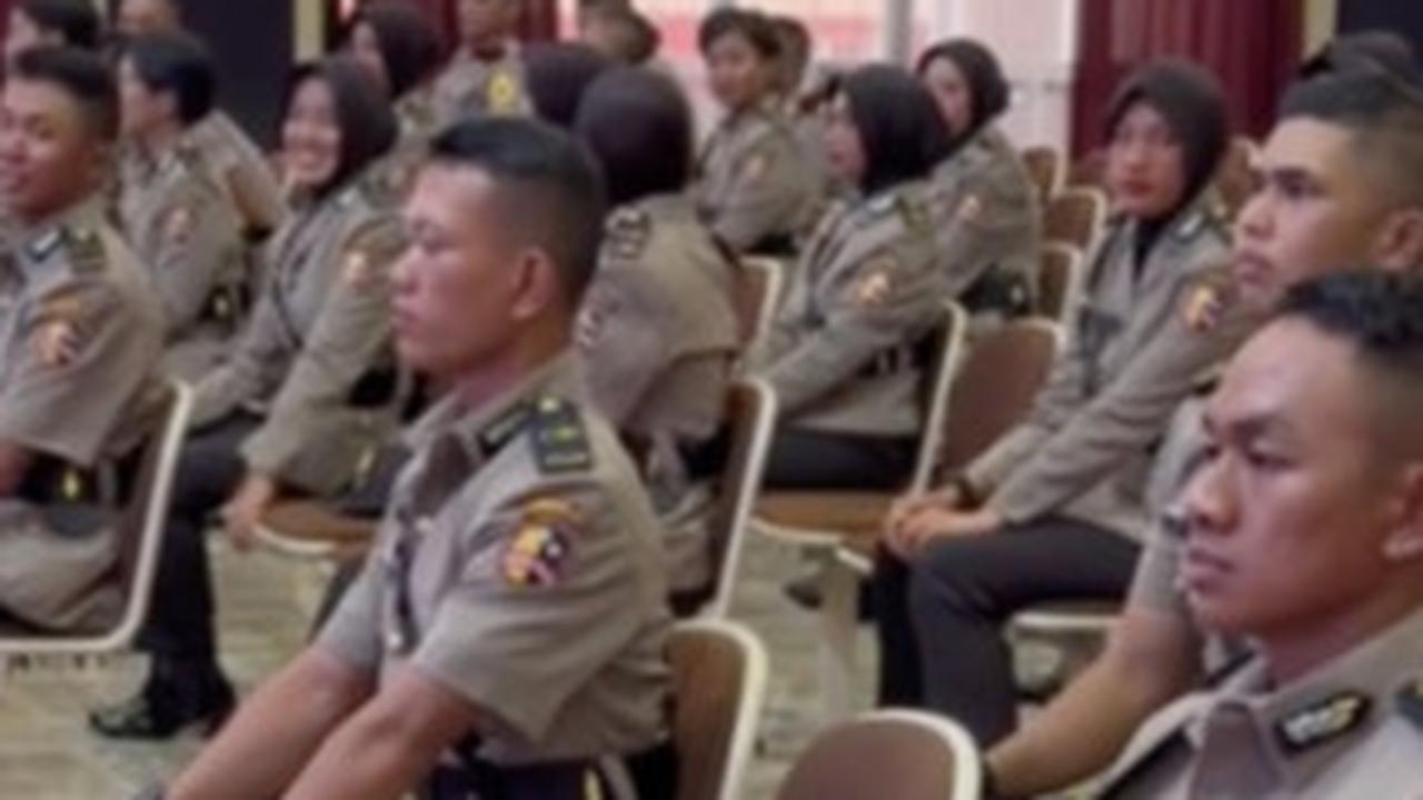 Detik-detik Pengumuman Penempatan Tugas Perwira Muda Polri, Tegang Tak Bisa Senyum Sedikitpun