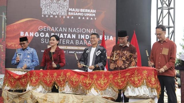 Penutupan acara Gerakan Nasional Bangga Buatan Indonesia (Gernas BBI) Sumatera Barat di Pantai Puruih, Padang. (Dok OJK)