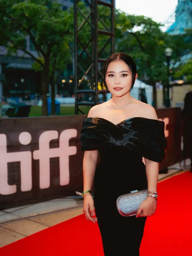 Tampil Menawan, Ini 7 Potret Prilly Latuconsina dalam TIFF 2023 di Kanada
