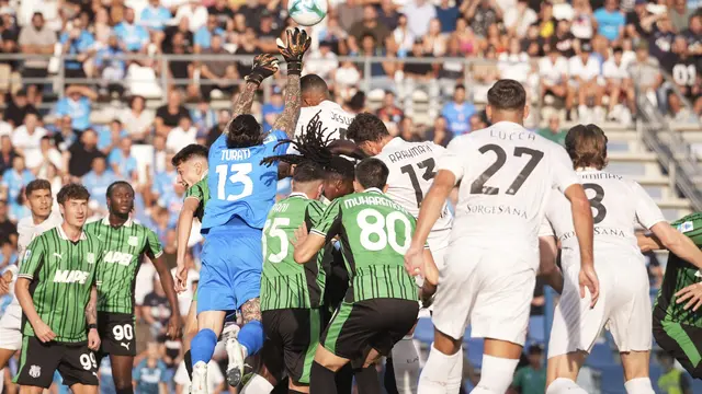 Duel Sassuolo s Napoli di Mapei Stadium, Sabtu (23/08/2025) malam WIB. (Massimo Paolone/LaPresse via AP Photo).