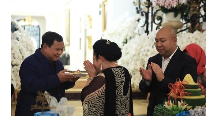 Momen Hangat Prabowo Rayakan Ulang Tahun Titiek Soeharto, Dapat Potongan Tumpeng Khusus