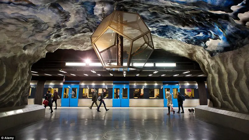 Sentuhan Seni di Stasiun Kereta Bawah Tanah Stockholm