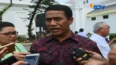 Ditemui usai rapat kabinet, Menteri Pertanian, Amran Sulaiman, angkat bicara soal kasus beras oplosan.
