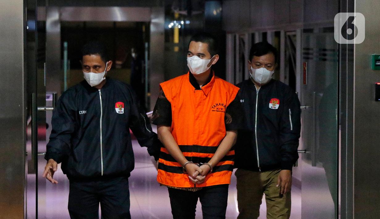 Dia turut ditampilkan KPK dalam konferensi pers malam ini. (Liputan6.com/Angga Yuniar)