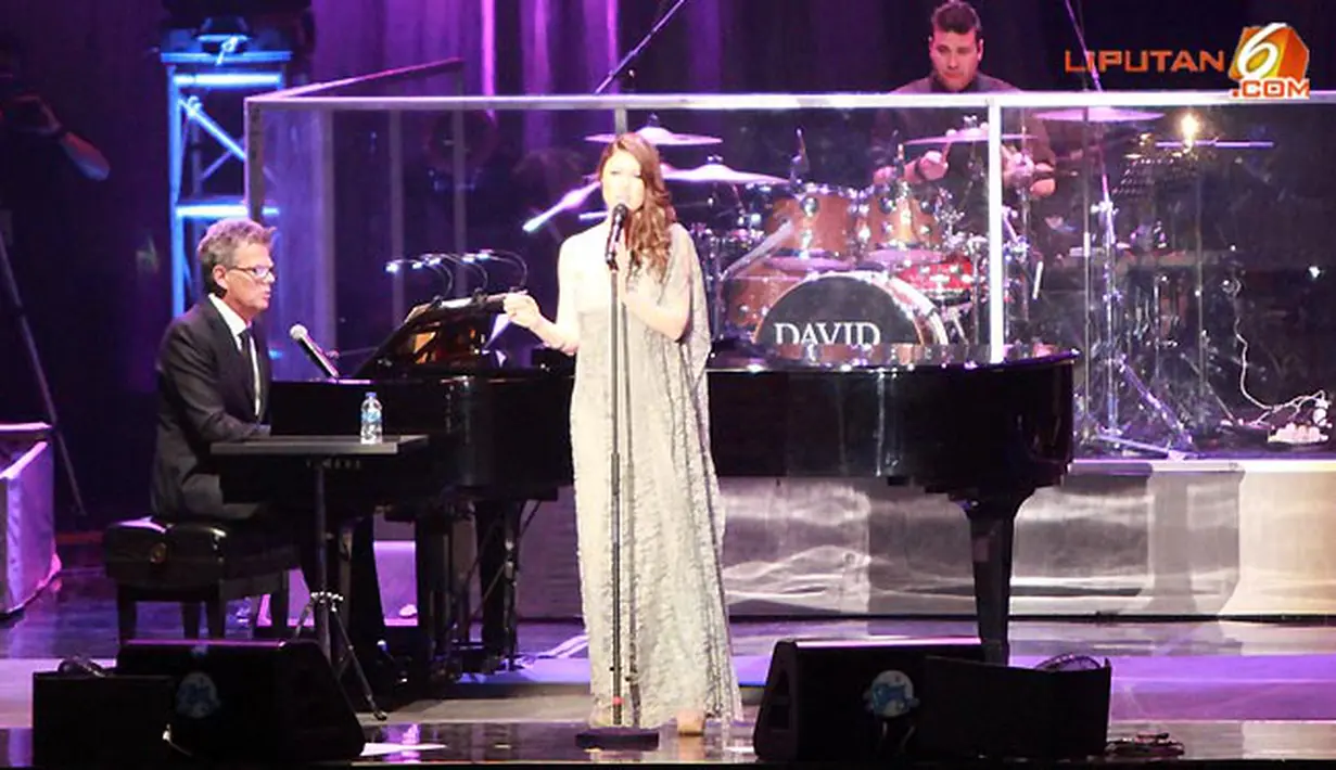 Konser David Foster and Friends Asia Tour 2012 di Mata Elang International Stadium, Ancol, Jakarta. (Foto: Arfianto)